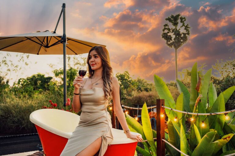 Nakara-villas-and-glamping-7m-luxury-glamping-domes-resized-202320