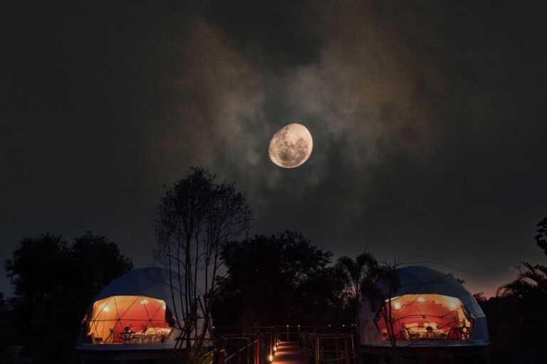 Nakara-villas-and-glamping-7m-luxury-glamping-domes-resized-202327